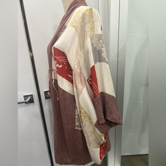 Gorgeous Vintage Japanese Kimono - Picture 13 of 17